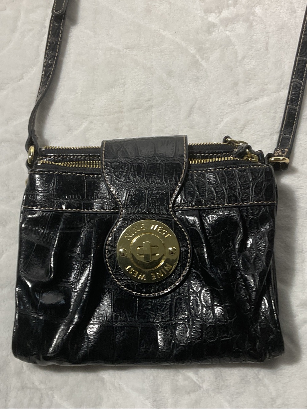 Vintage nine West Black Croc-Embossed Crossbody with Gold Turn-Lock